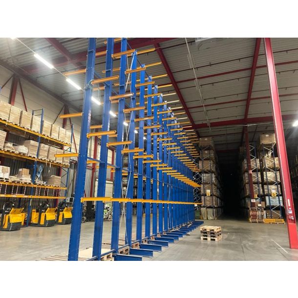 Jungheinrich Esmena draagarmstelling - dubbelzijdig 8000 x 800 mm - gebruikt